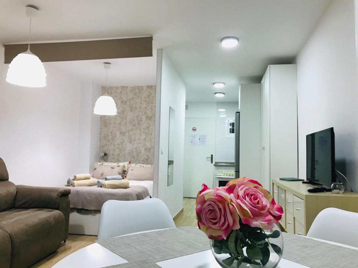 ベナルマデナApartamento Edificio Agataアパートメント エクステリア 写真