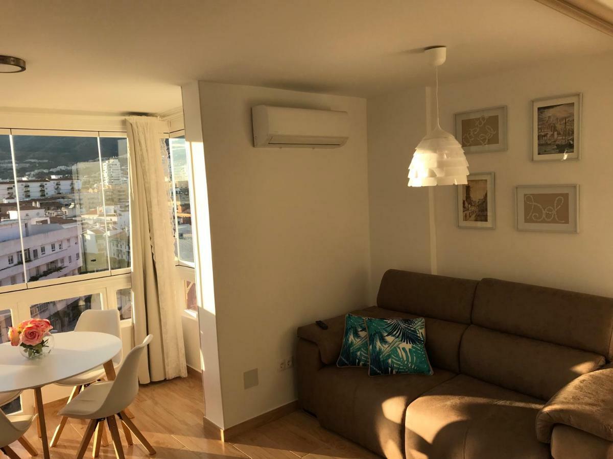 ベナルマデナApartamento Edificio Agataアパートメント エクステリア 写真