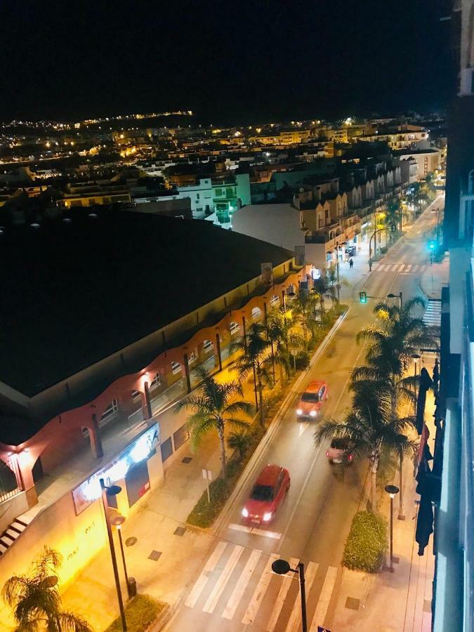 ベナルマデナApartamento Edificio Agataアパートメント エクステリア 写真