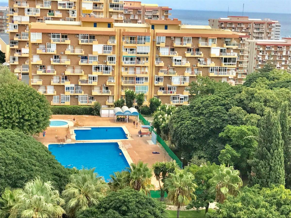 ベナルマデナApartamento Edificio Agataアパートメント エクステリア 写真