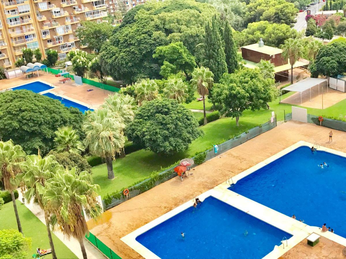 ベナルマデナApartamento Edificio Agataアパートメント エクステリア 写真